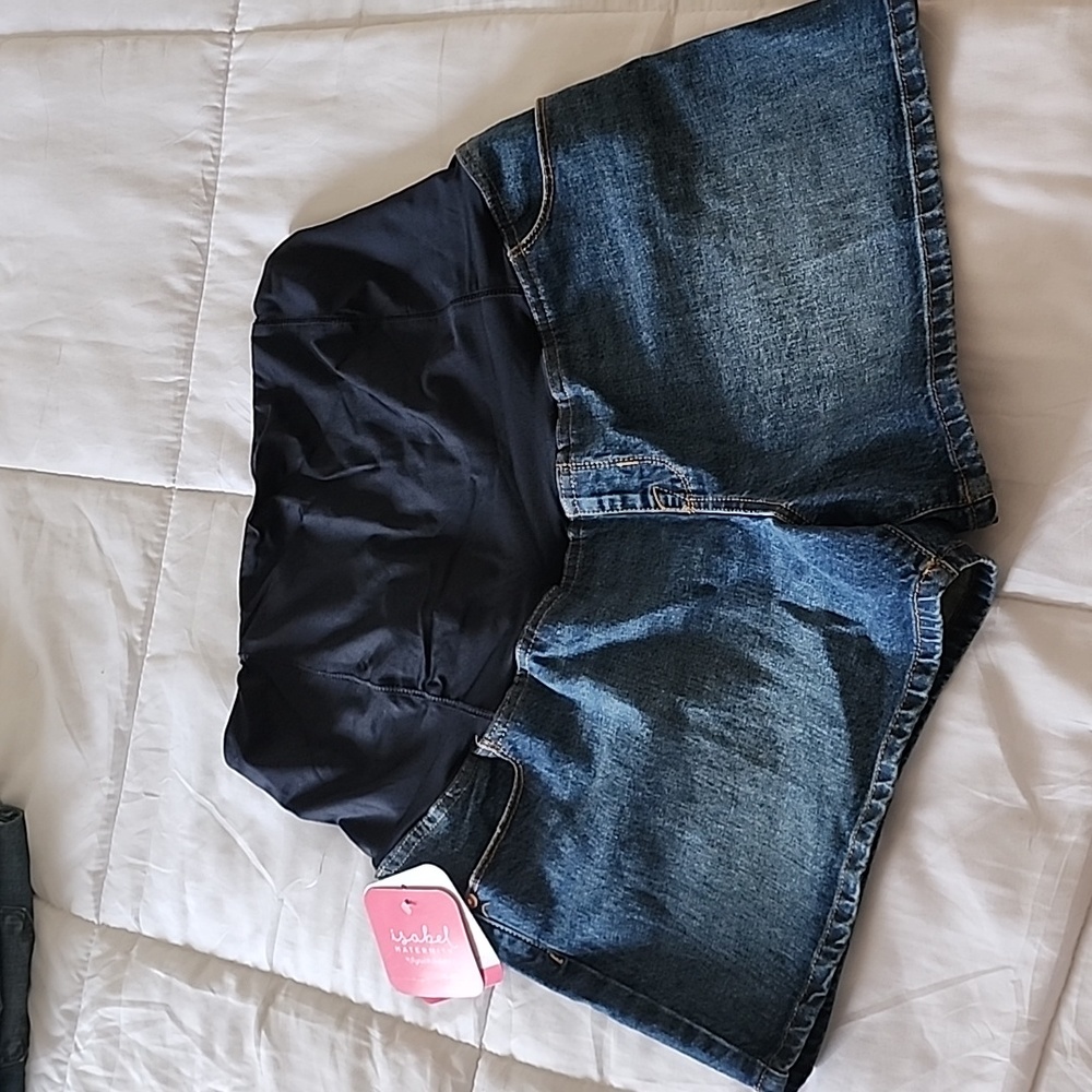 Maternity shorts *size 16